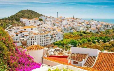Guía para comprar una casa en Frigiliana en 2025: precios, zonas y consejos